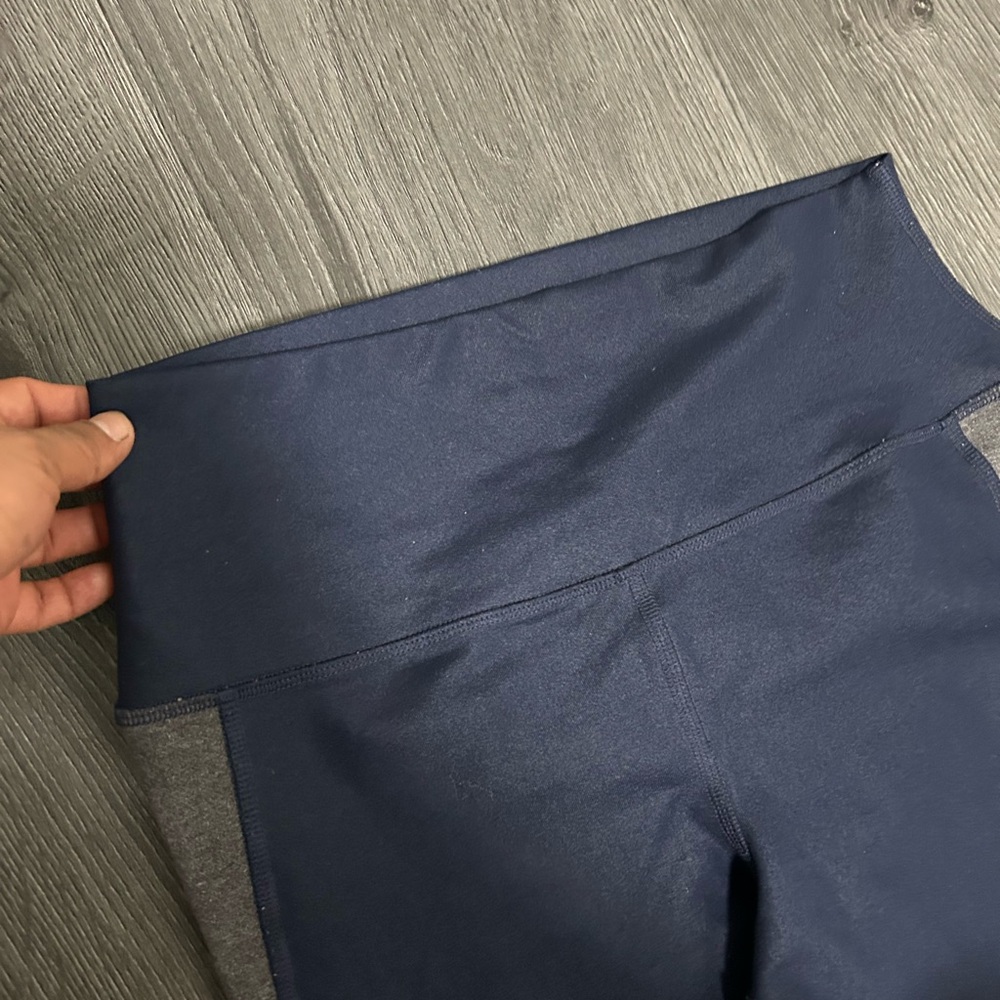 ALO Yoga Blue and Gray Leggings with Mesh Panels - Picture 4 of 5